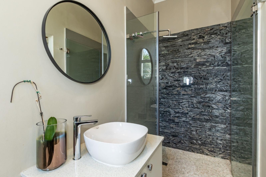 To Let 2 Bedroom Property for Rent in Sea Point Western Cape